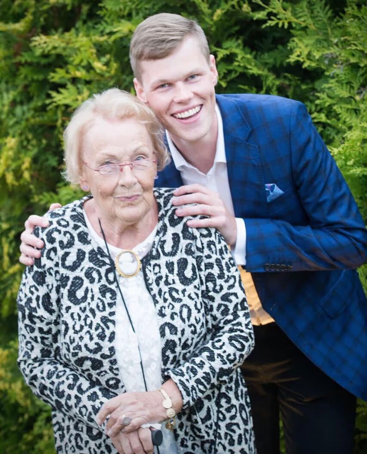 Sten-Erik Mägus with his grandmother